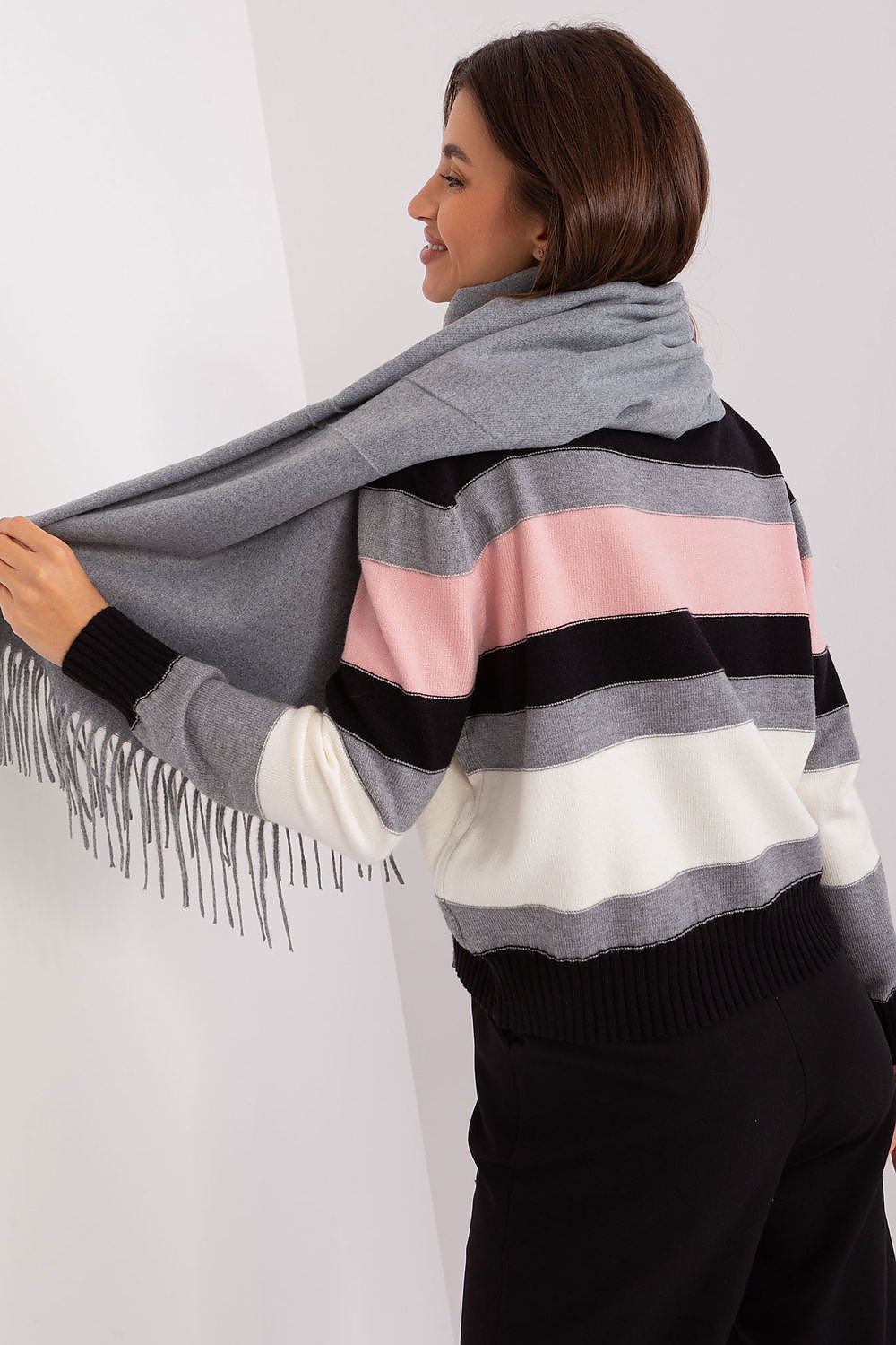  Shawl model 185894 AT 